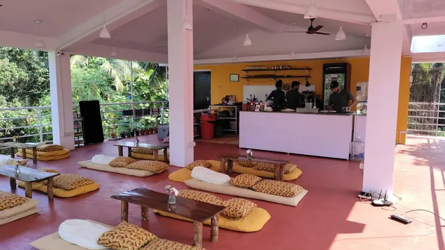 Shantaram Raw Vegan Cafe