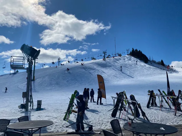 PINE KNOB MUSIC THEATRE