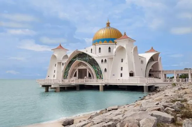 Masjid Selat Melaka