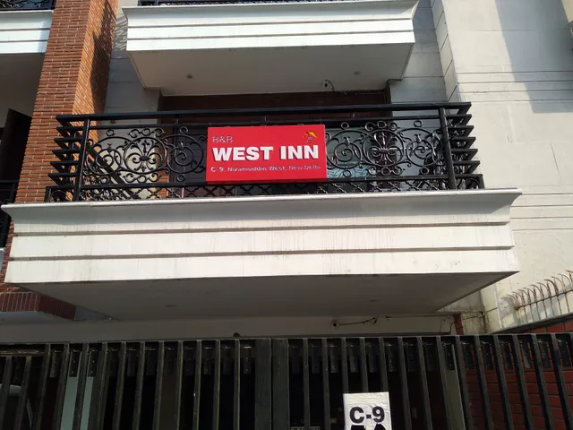 Hotel West Inn