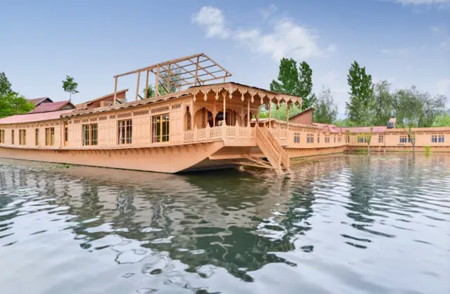 Inshallah Houseboats