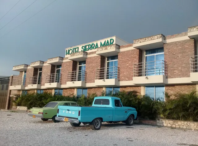 HOTEL SIERRA MAR