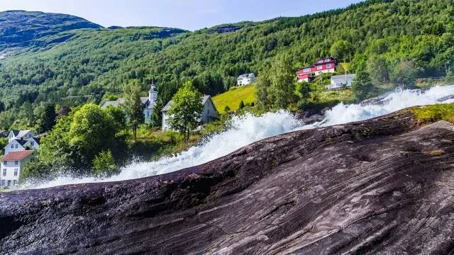Hellesyltfossen