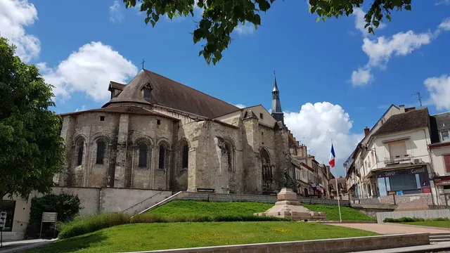 Church of Saint Croix in Saint-Pourçain-sur-Sioule