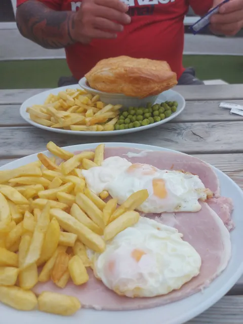 Breakers Bar and Restaurant