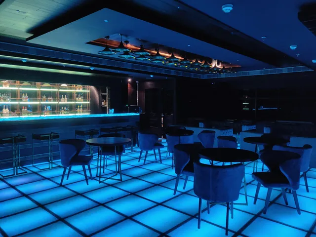 STARLIT - LOUNGE BAR & RESTAURANT