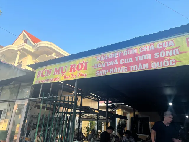 Bún Bò Mụ Rơi (Bui Tre Vàng)