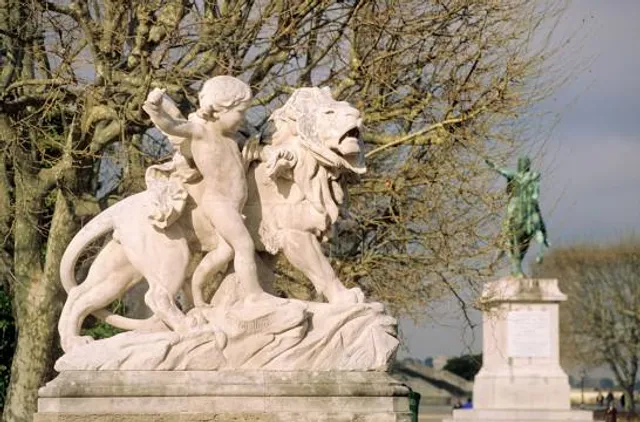 Estatua equestre Luis XIV