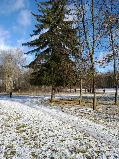 Sievastopaĺski Park