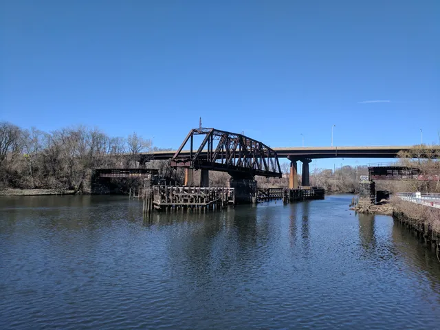 Grays Ferry Crescent Trail Park