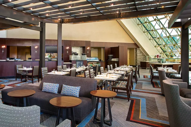 Solarium Kitchen & Bar