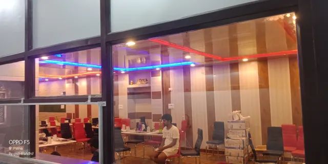 Eateria Restaurant & Cafe