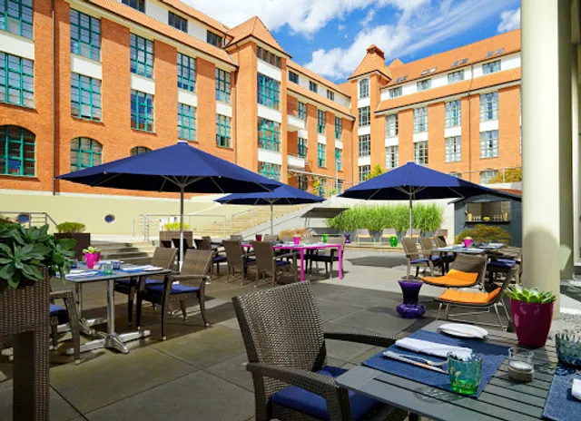 5th Avenue Restaurant