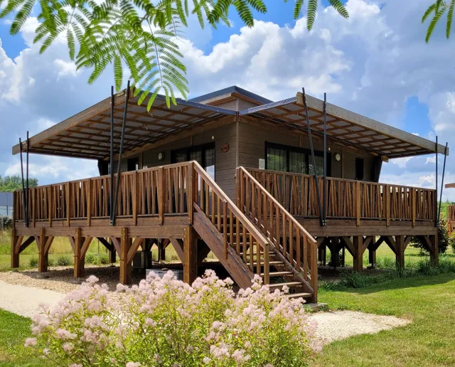 Chalets du Moulin de Valade: Gîte, Chalet, Cabane avec spa en Dordogne, nuit romantique, proche Périgueux, Périgord Vert