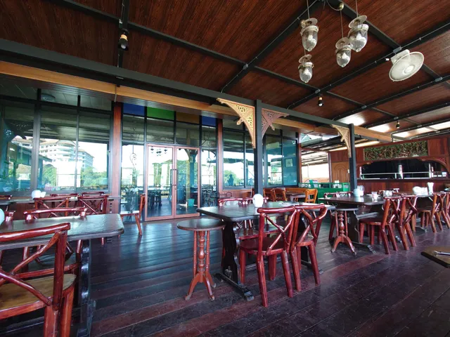 Pae Krung Kao Restaurant