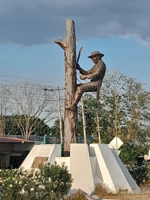 Monumento al CHICLERO.