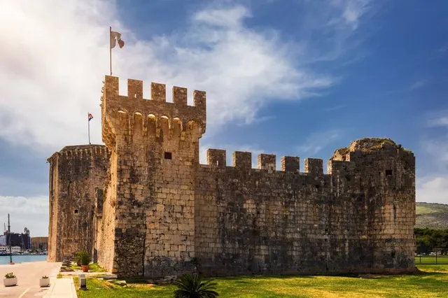 Kamerlengo Castle