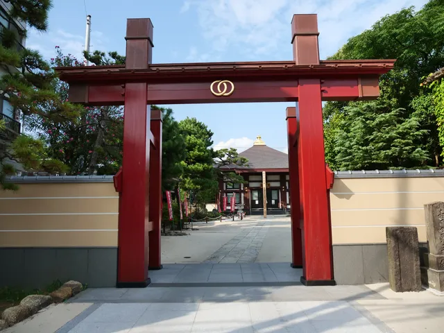 Daigakuin Akamon Temple