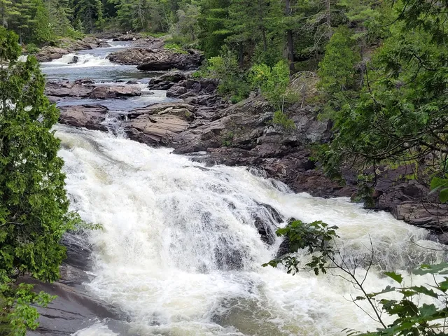 Chutes Provincial Park
