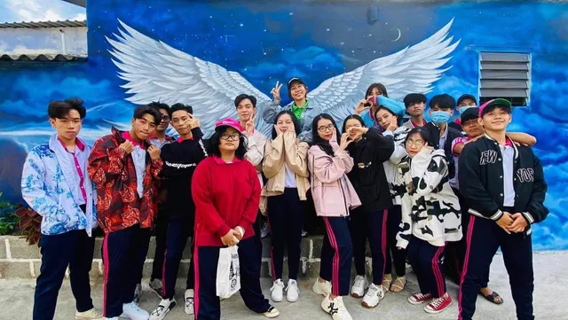 Hòn Thiên Mural Village