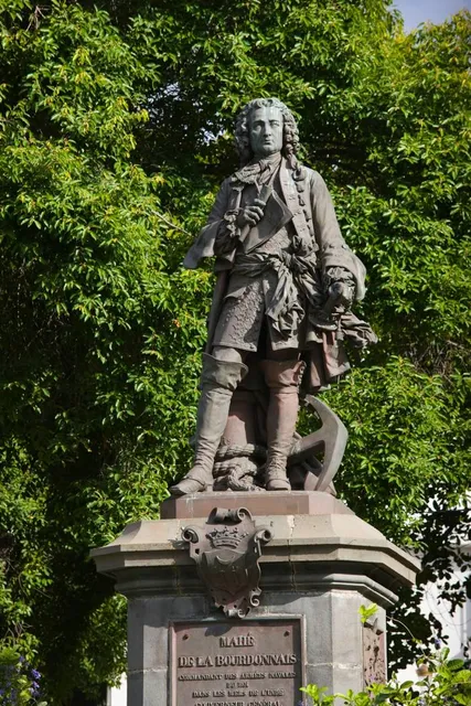 Statue de Mahé de Labourdonnais