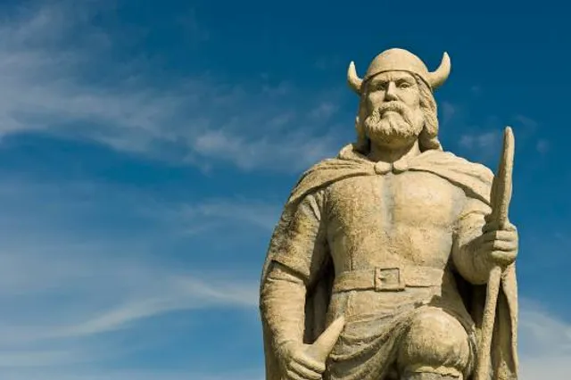 Gimli Viking Statue