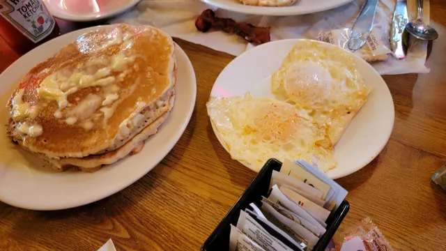 KC's Crack'd Pot Family Restaurant