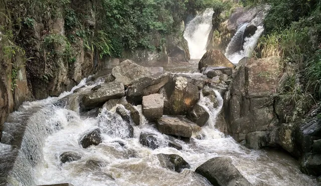 Rahas Ella Waterfall- රහස් ඇල්ල