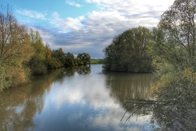 Park links der Weser