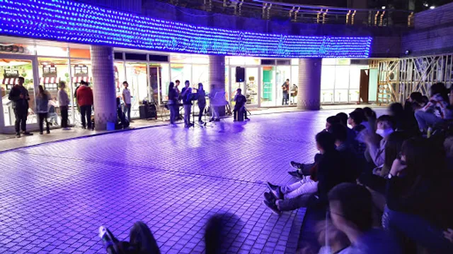 牆上咖啡店廳Coffee-台中學府店Taichung