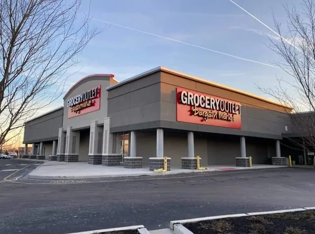 Tremont Shopping Center