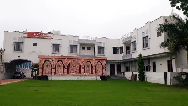 Capital O 37965 Mukund Garden