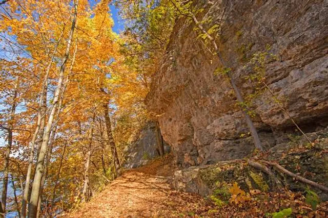 Cliff Trail