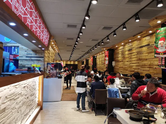 6owl door Taoyuan Bade Branch