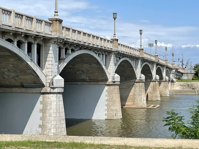 Hanshin Kokudo Muko Bridge