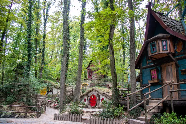 Ormanya Hobbit Evleri
