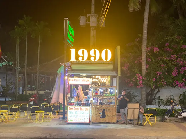 Ice cream rolls 1990