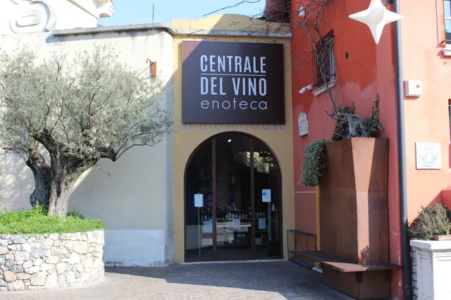 Centrale del Vino Enoteca con Mescita