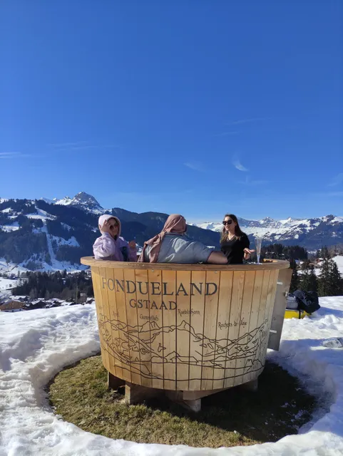 Hiking trail to the Fondue Caquelon Cheese Grotto