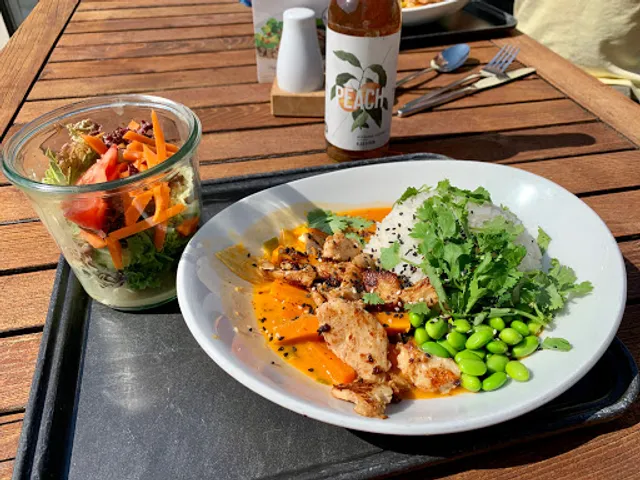 dean&david | Bowls, Salate, Curries & Snacks im Arnulfpark München