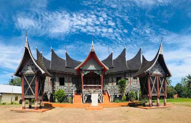 Istano Silinduang Bulan