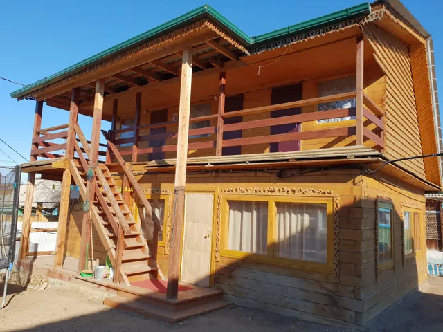 Camping Hotel "Goldfish" (Fisherman's Lane 6)