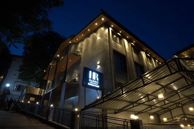 The Lawrence Hanric solitaire resort