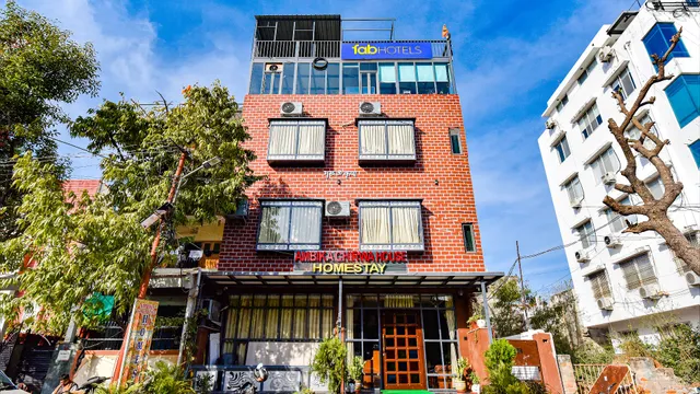 FabHotel Ambika Chirwa House