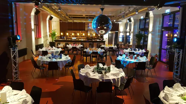 8304 | Altes Feuerwehrgebäude