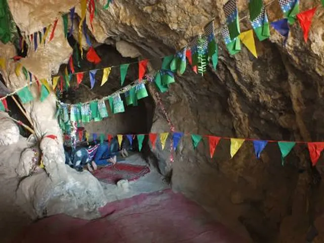 Lahoot Lamakan (لاھوت لامڪان)