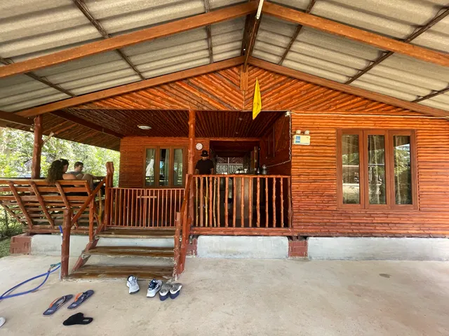 พรุวัลเล่ย์ ทะเลใต้ รีสอร์ท (Pru Valley Thaley Tai Resort)