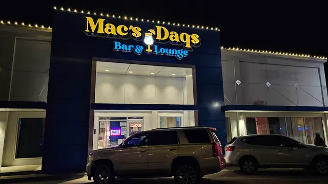 Mac's Daqs Bar & Lounge