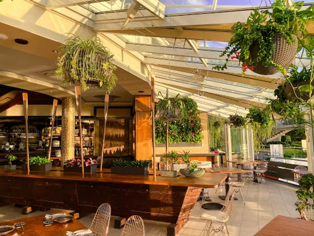 Mai Garden Rheinpark Restaurant