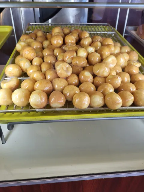 Try’s hot donuts and coffee